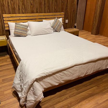 Indus View Hotel Скарду Екстериор снимка