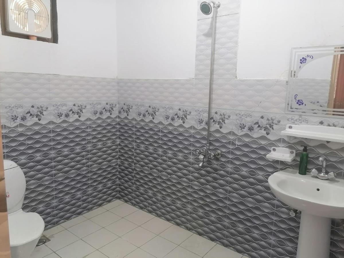 Indus View Hotel Скарду Екстериор снимка