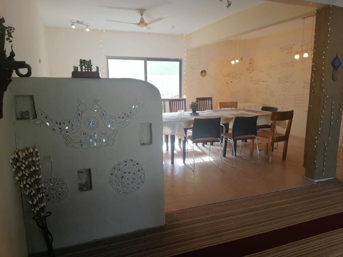 Indus View Hotel Скарду Екстериор снимка