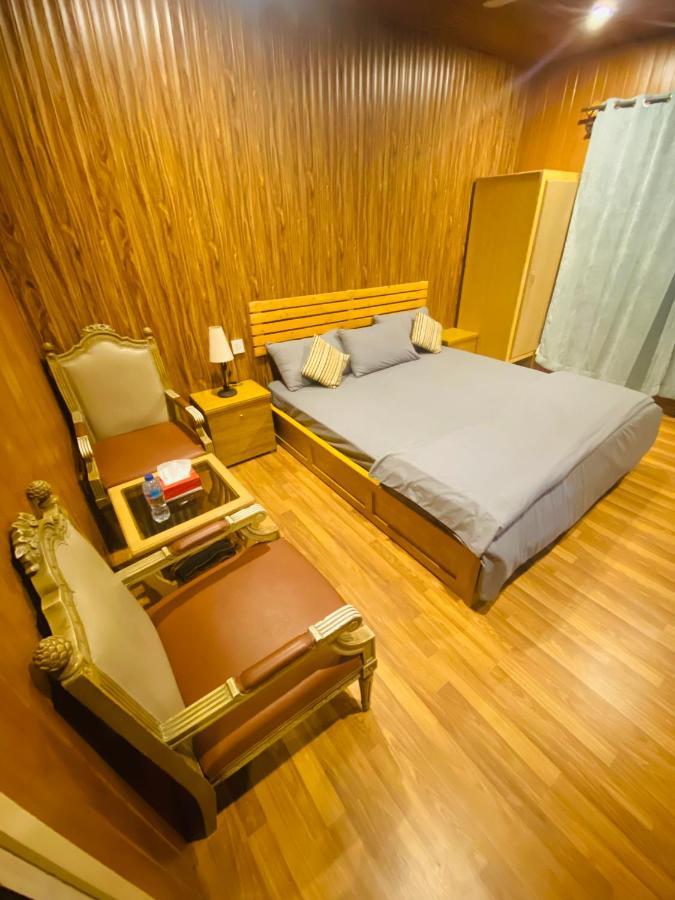 Indus View Hotel Скарду Екстериор снимка