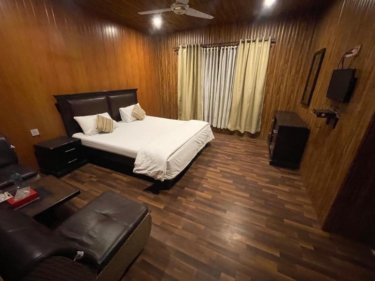 Indus View Hotel Скарду Екстериор снимка