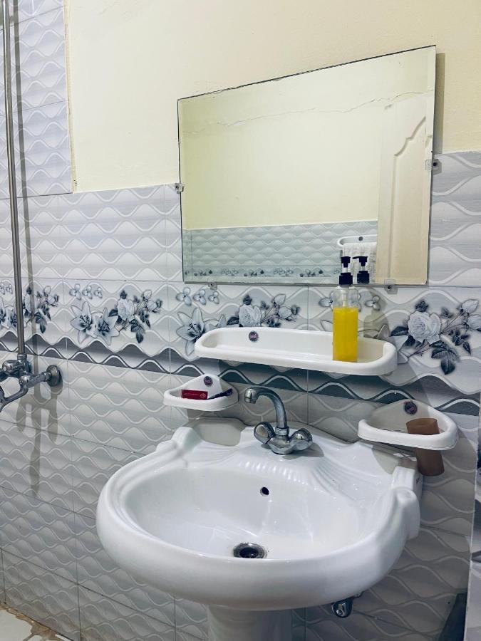 Indus View Hotel Скарду Екстериор снимка