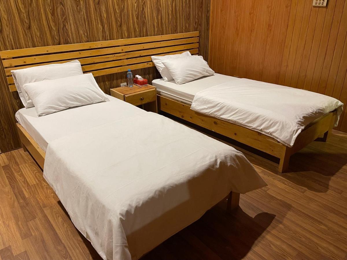 Indus View Hotel Скарду Екстериор снимка