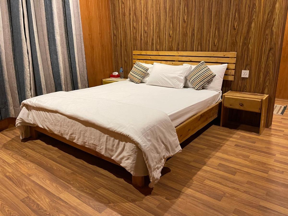 Indus View Hotel Скарду Екстериор снимка