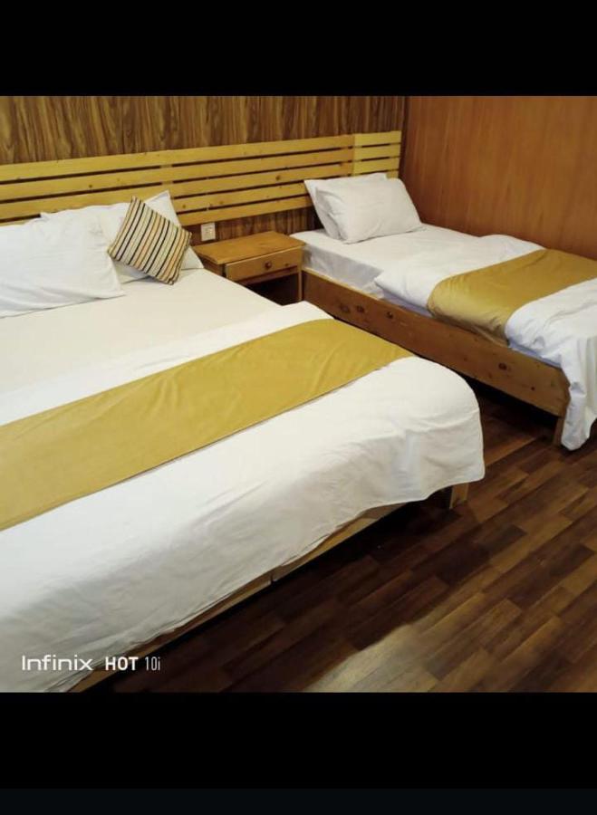 Indus View Hotel Скарду Екстериор снимка